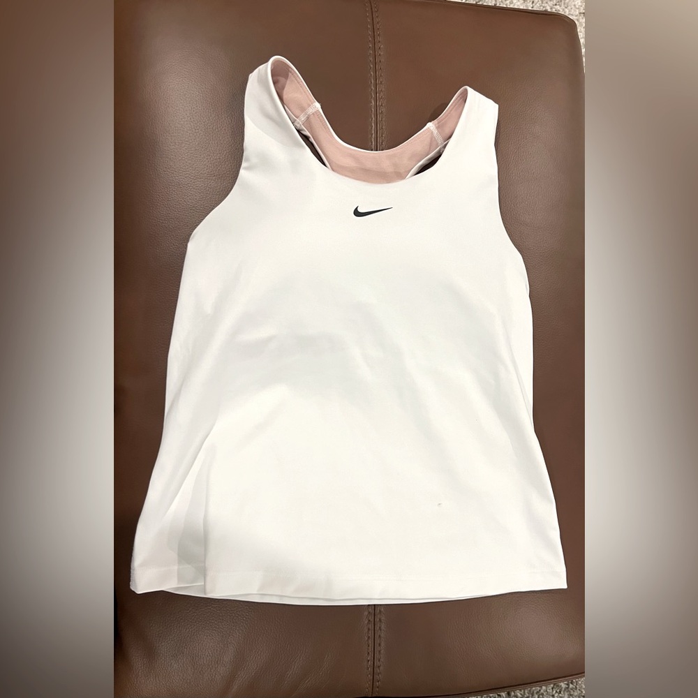 Nike Women’s Swoosh Padded Sports Bra Tank - Small
